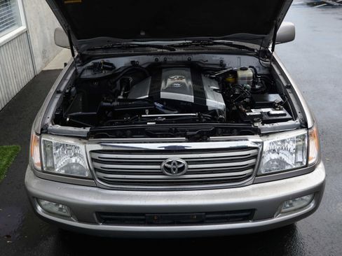 Used 2004 Toyota Land Cruiser image 26