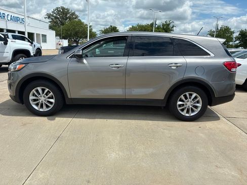 Used 2018 Kia Sorento L FWD image 4