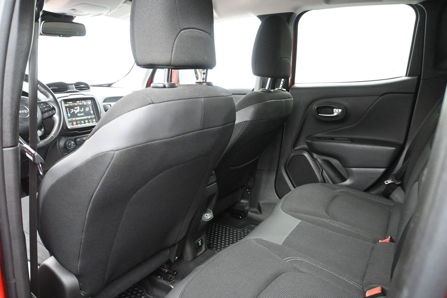 Used 2022 Jeep Renegade Latitude w/ Convenience Group AWD/4WD image 10