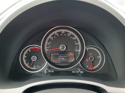 Used 2019 Volkswagen Beetle 2.0T SE FWD image 17