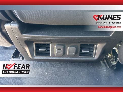 Used 2021 Chevrolet Silverado 1500 LT AWD/4WD image 38