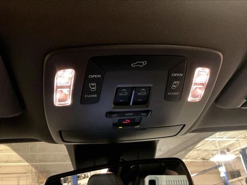 Used 2024 Toyota Sienna XLE Woodland Edition image 35