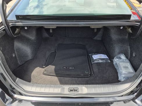 Used 2025 Nissan Altima 2.5 SV FWD image 27