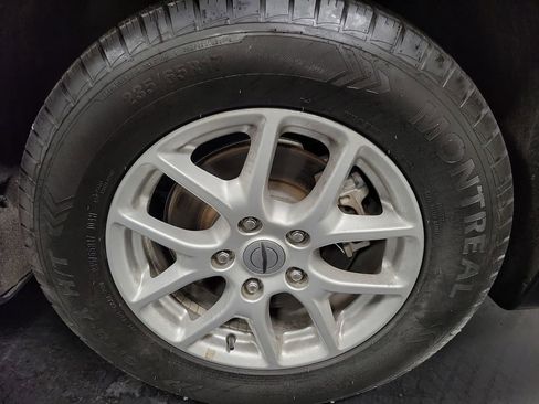 Used 2021 Chrysler Voyager Lxi image 10