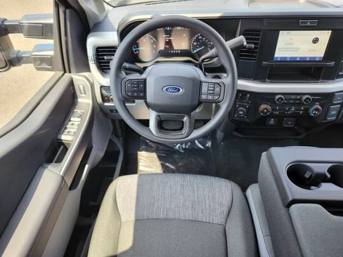 New 2026 Ford F250 XLT w/ FX4 Off-Road Package AWD/4WD image 13