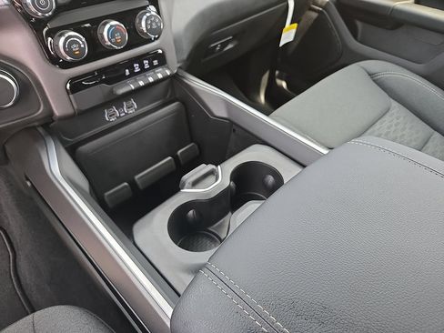 New 2026 RAM 1500 Express AWD/4WD image 21