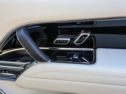 New 2026 Land Rover Range Rover Long Wheelbase SE image 19