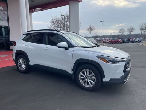 Used 2023 Toyota Corolla Cross LE image 15