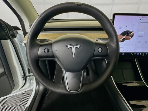 Used 2021 Tesla Model Y 2WD image 15
