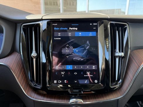 Used 2024 Volvo XC60 B5 Plus w/ Protection Package Premier image 23