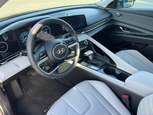 Used 2024 Hyundai Elantra Limited FWD image 12