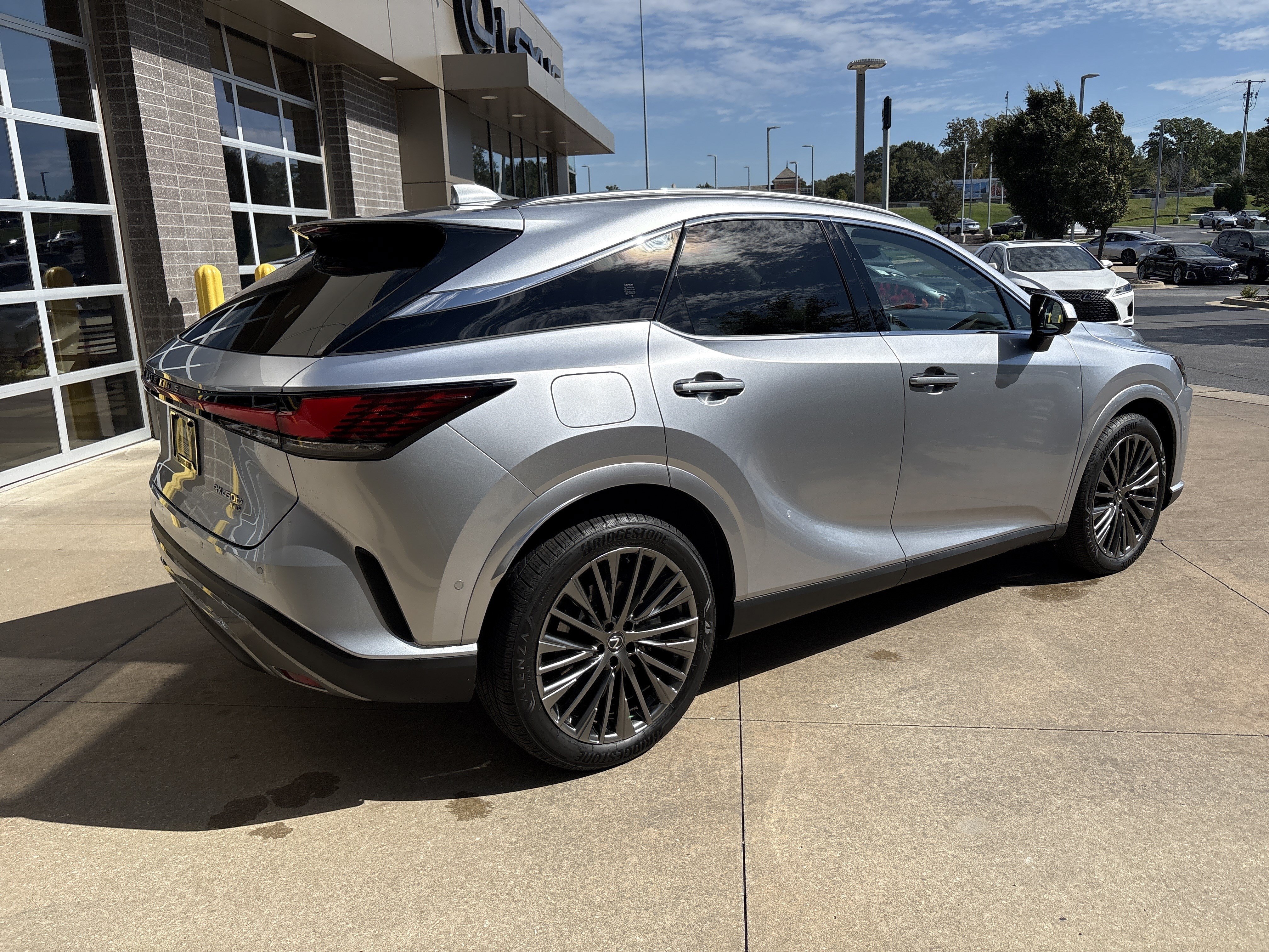 Used 2025 Lexus RX 450h AWD w/ Convenience Package image 30