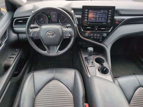 Used 2021 Toyota Camry SE w/ Convenience Package FWD image 33