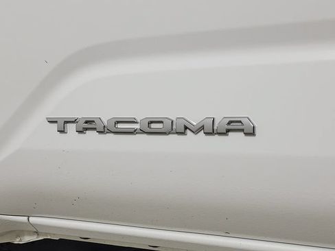 Used 2024 Toyota Tacoma SR5 w/ SR5 Upgrade Package RWD image 9