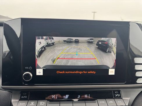 Used 2025 Toyota Camry LE image 17