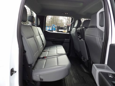 Used 2024 Ford F550 2WD Crew Cab Super Duty image 36