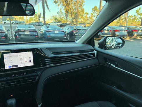 Used 2025 Toyota Camry LE image 34