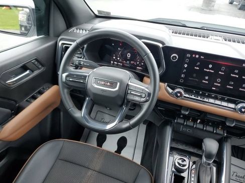Used 2023 GMC Canyon AT4 w/ Canyon Safety Plus Package AWD/4WD image 17