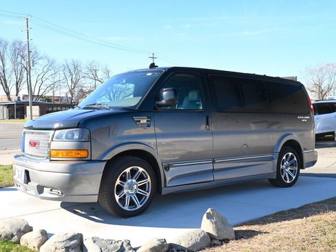 Used 2018 GMC Savana 2500 LS image 9