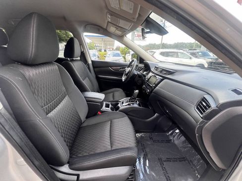 Used 2019 Nissan Rogue SV FWD image 13