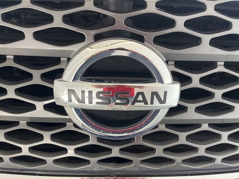 Used 2017 Nissan Titan SV AWD/4WD image 27