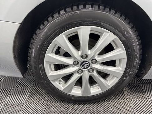 Used 2019 Toyota Camry LE image 8