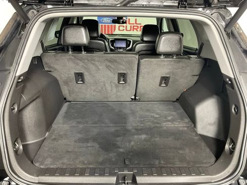 Used 2022 GMC Terrain SLT w/ Tech Package AWD/4WD image 11