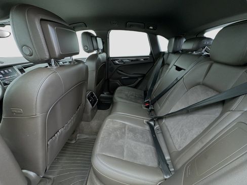 Used 2017 Porsche Macan S image 15