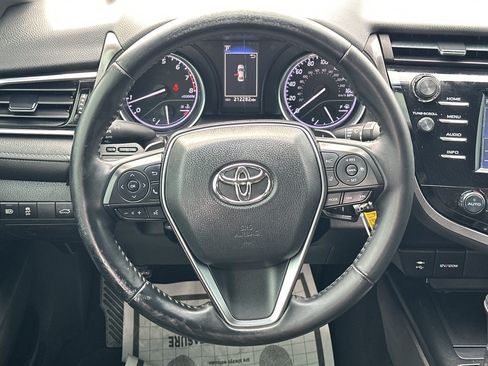 Used 2018 Toyota Camry SE FWD image 24