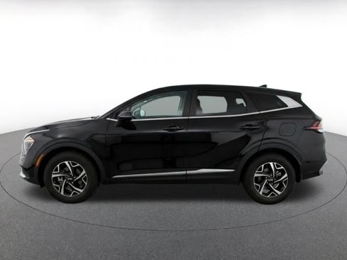 Used 2025 Kia Sportage LX FWD image 4
