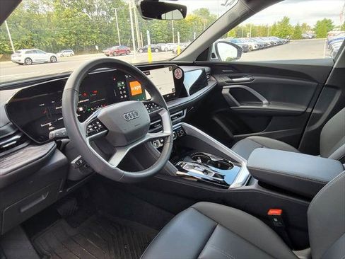 Certified 2025 Audi Q5 Premium Plus AWD/4WD image 11