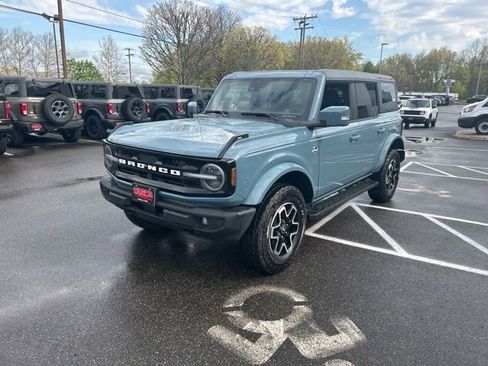 Used 2022 Ford Bronco Outer Banks AWD/4WD image 3