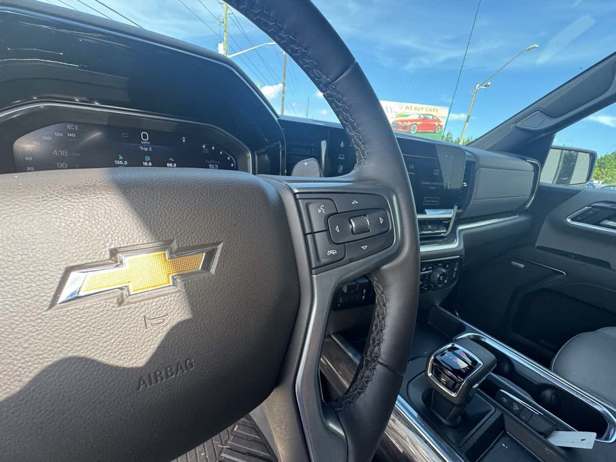 Used 2026 Chevrolet Silverado 1500 LTZ AWD/4WD image 15