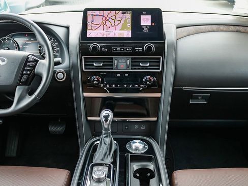 Used 2024 INFINITI QX80 Premium Select w/ All-Season Package image 14