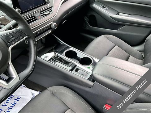 Used 2024 Nissan Altima 2.5 SV AWD/4WD image 13
