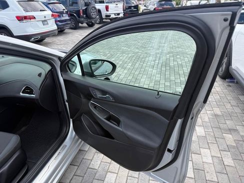Used 2019 Chevrolet Cruze LS w/ LS Convenience Package FWD image 24