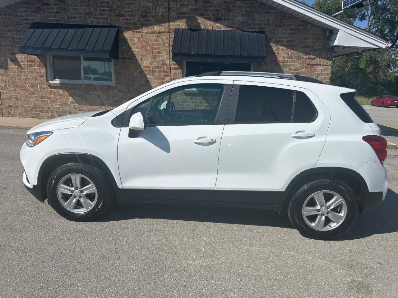Used 2022 Chevrolet Trax LT FWD image 10