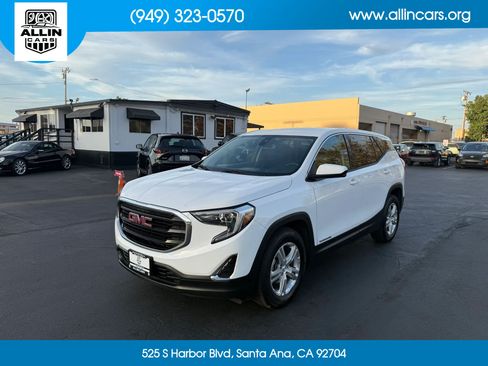 Used 2020 GMC Terrain SLE FWD image 1