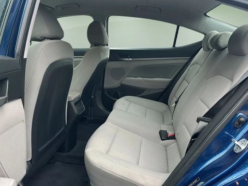 Used 2017 Hyundai Elantra SE image 14