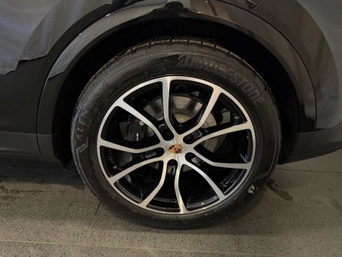 New 2026 Porsche Cayenne image 11