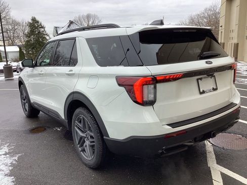 New 2026 Ford Explorer ST-Line w/ ST-Line Street Pack AWD/4WD image 6