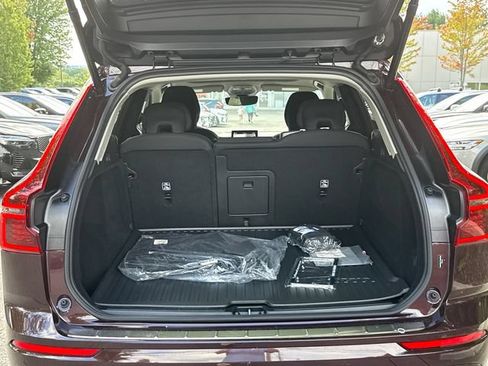 Used 2026 Volvo XC60 B5 Core w/ Protection Package Premier AWD/4WD image 25