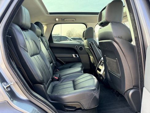 Used 2015 Land Rover Range Rover Sport SE image 19