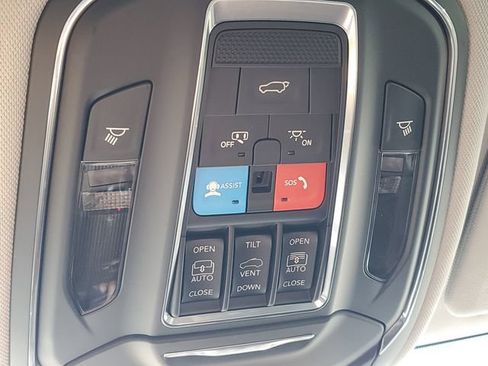 Used 2022 Jeep Grand Cherokee Limited 4xe AWD/4WD image 22