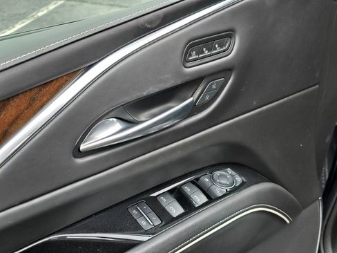 Used 2022 Cadillac Escalade Sport Platinum image 12