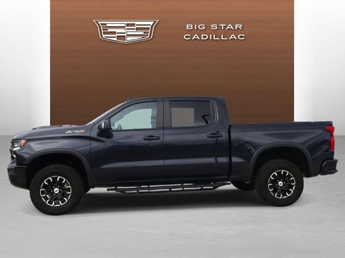 Used 2022 Chevrolet Silverado 1500 ZR2 w/ Technology Package image 2