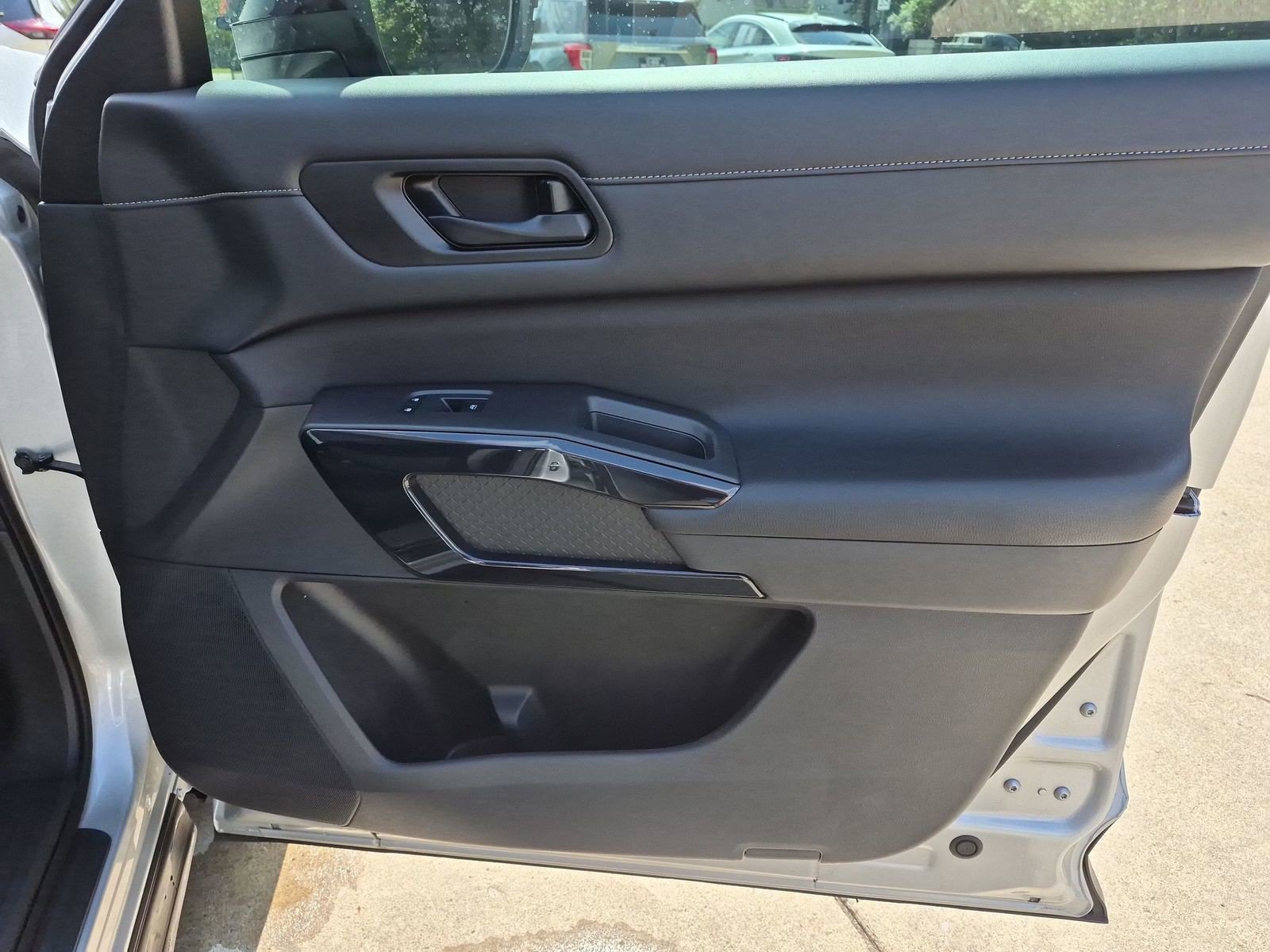 Certified 2024 Nissan Pathfinder S w/ Cargo Package AWD/4WD image 38