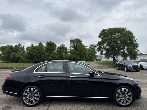 Used 2018 Mercedes-Benz E 300 4MATIC w/ Premium 1 Package image 3