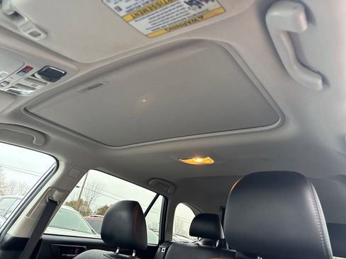 Used 2017 Subaru Outback 2.5i Limited image 12