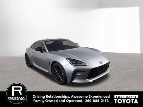 Used 2025 Toyota GR86 Premium w/ ALL Weather Mat Package (TMS) RWD image 4